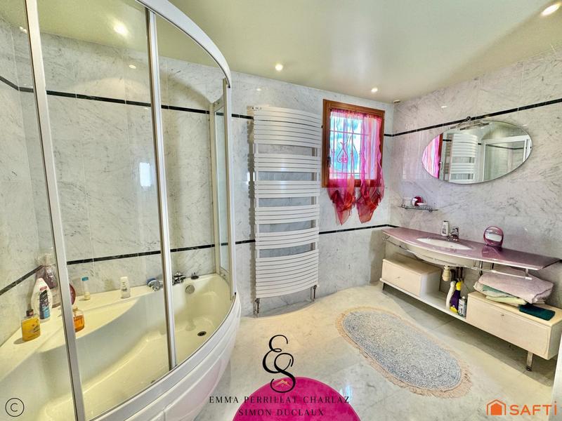 Villa - 200 m² - 7 pièces