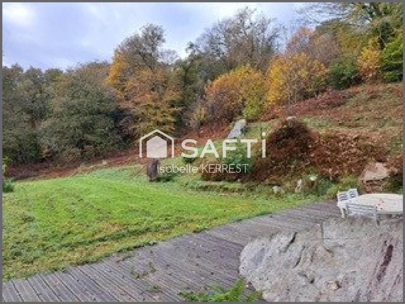 Maison - 260 m² - 8 pièces