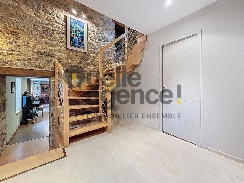 Maison - 180 m² - 7 pièces