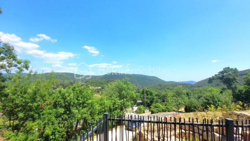 Villa - 100 m² - 5 pièces