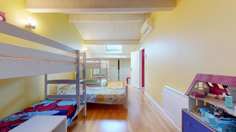 Maison - 137 m² - 6 pièces