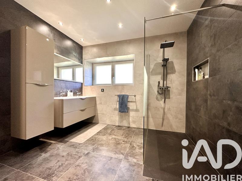 Maison - 170 m² - 8 pièces