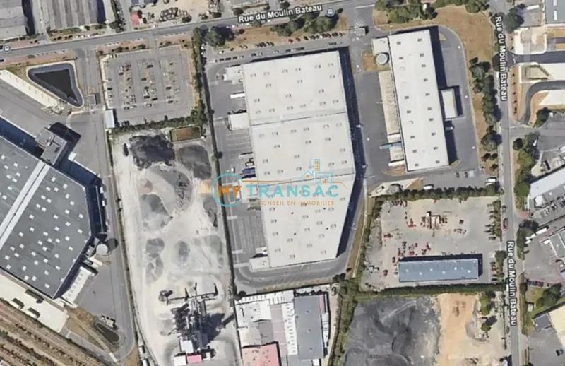 Entrepôt - 9 456 m²