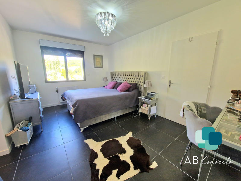 Maison contemporaine - 371 m² - 6 pièces