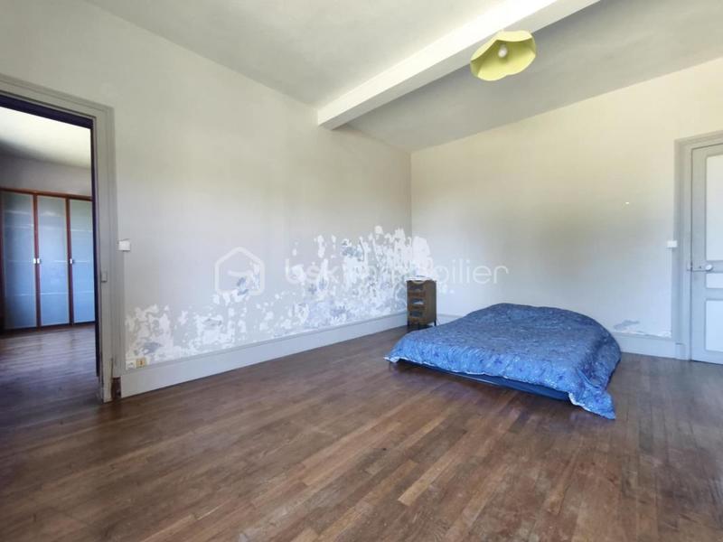 Maison - 238 m² - 7 pièces