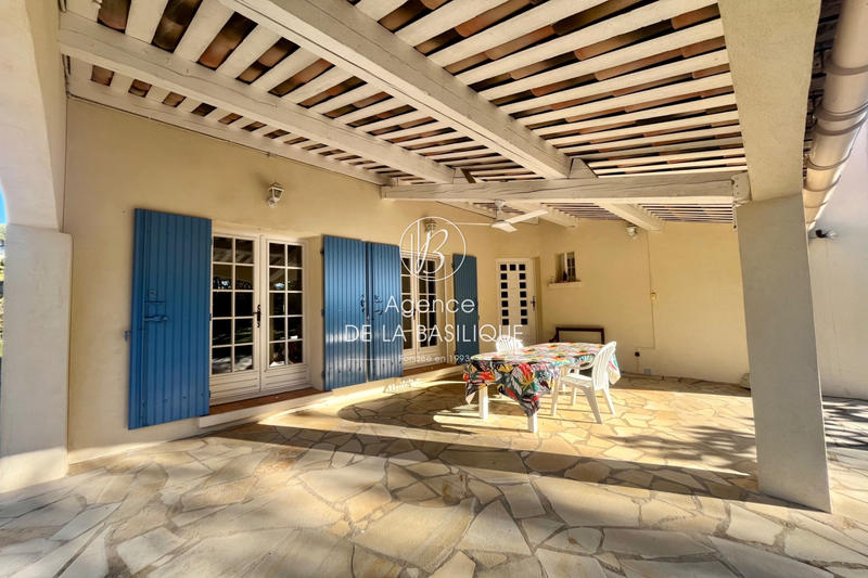 Maison - 232 m² - 8 pièces