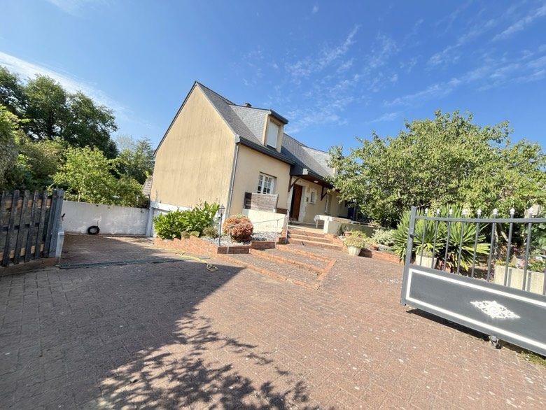 Maison traditionnelle - 157 m² - 7 pièces