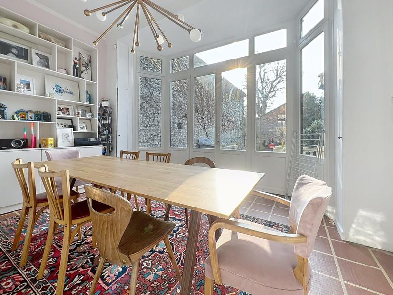 Maison - 214 m² - 7 pièces