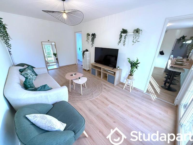 Chambre - 13 m² - 1 pièce