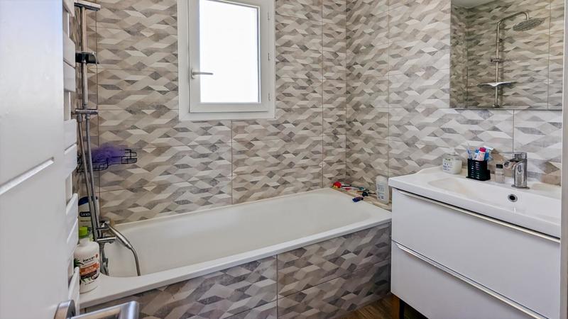 Maison - 107 m² - 5 pièces