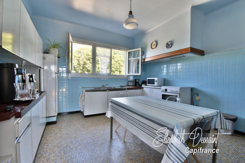 Villa - 234 m² - 10 pièces