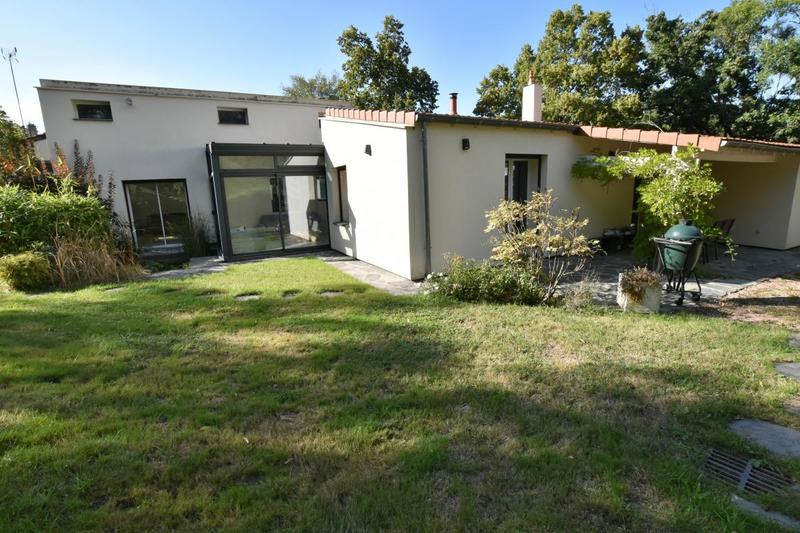 Maison - 218 m² - 6 pièces