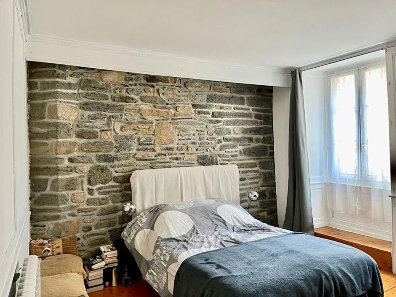 Maison - 230 m² - 13 pièces