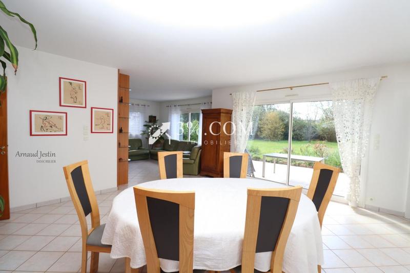 Maison - 176 m² - 9 pièces