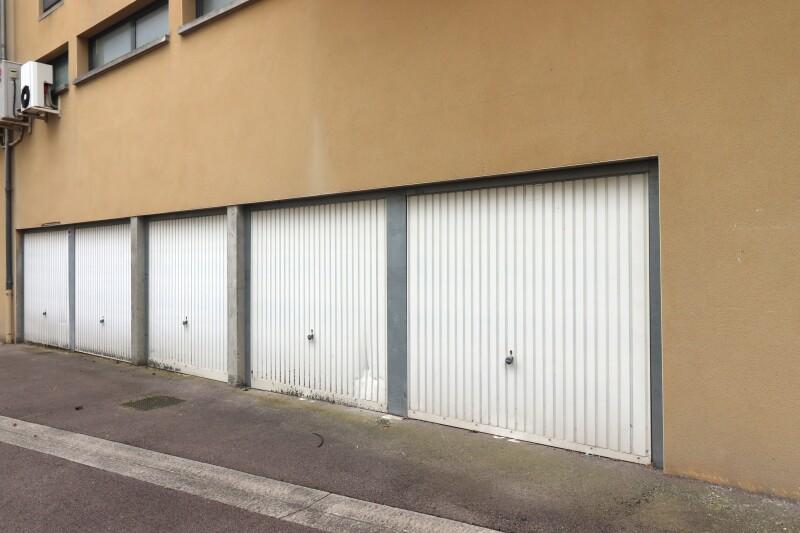 Garage - 12 m²