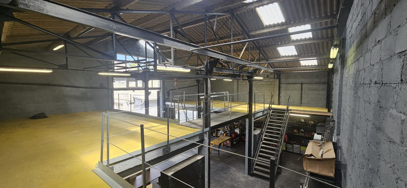 Local commercial - 317 m²