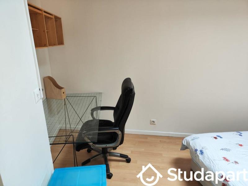 Chambre - 12 m² - 1 pièce