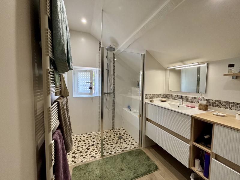 Maison - 105 m² - 4 pièces