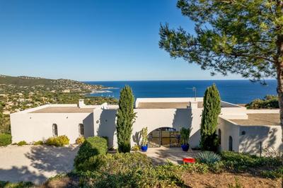 Maison d'architecte - 369 m² - 6 pièces