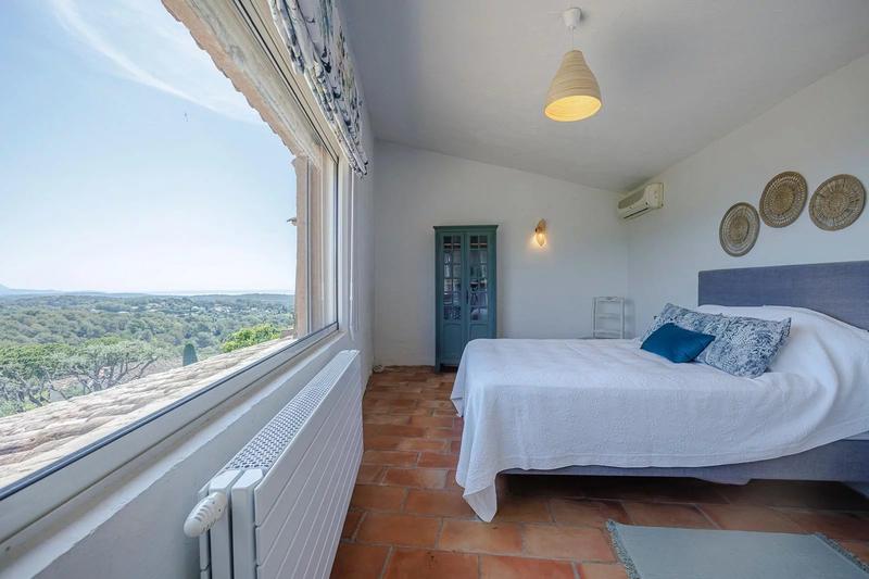 Maison - 205 m² - 6 pièces