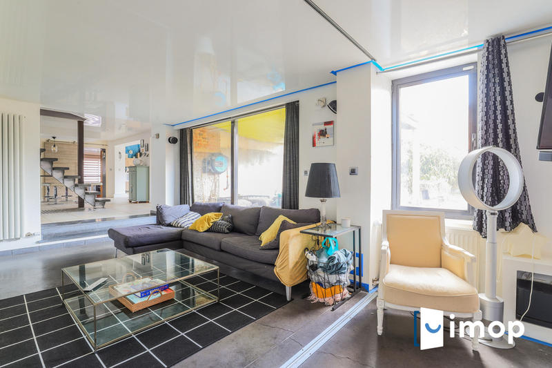 Maison - 180 m² - 7 pièces