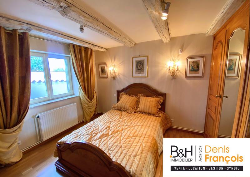 Maison - 217 m² - 7 pièces