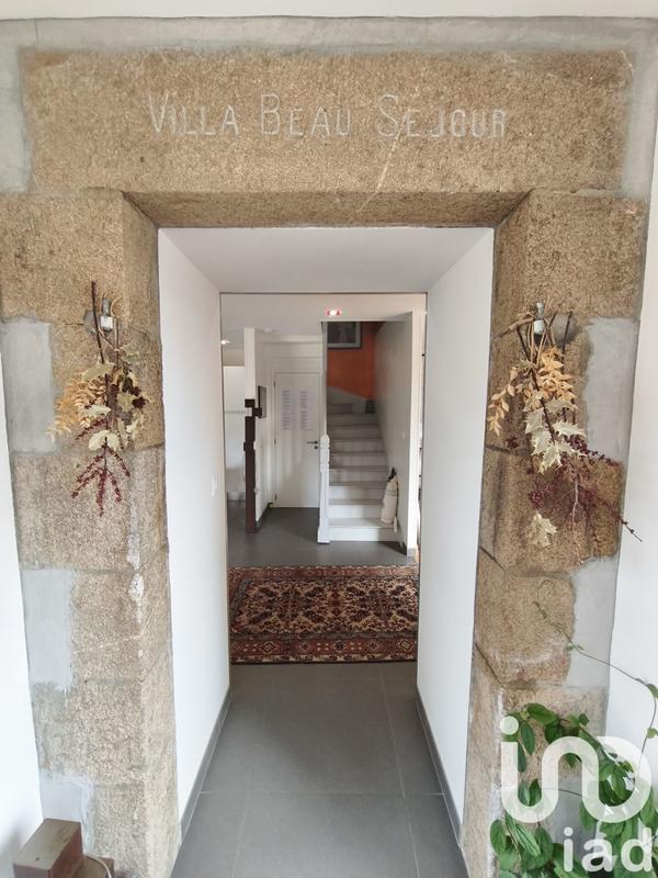 Maison - 180 m² - 10 pièces