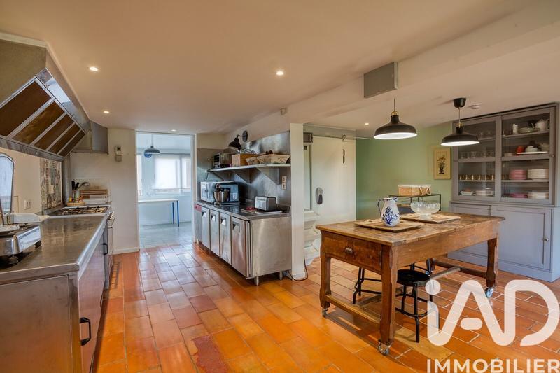 Maison - 345 m² - 10 pièces