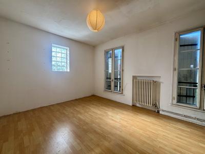 Maison traditionnelle - 201 m² - 8 pièces