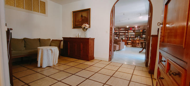 Maison - 280 m² - 8 pièces