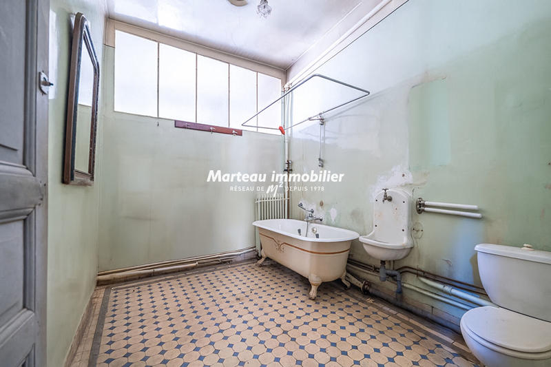 Maison - 480 m² - 13 pièces