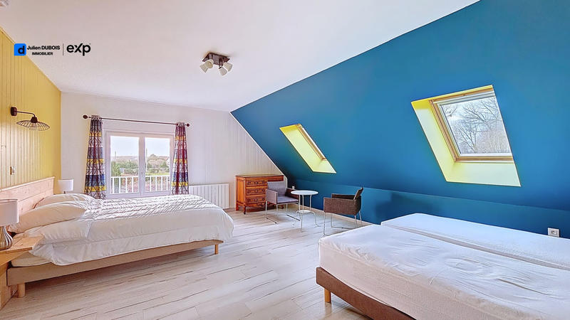 Maison - 260 m² - 12 pièces