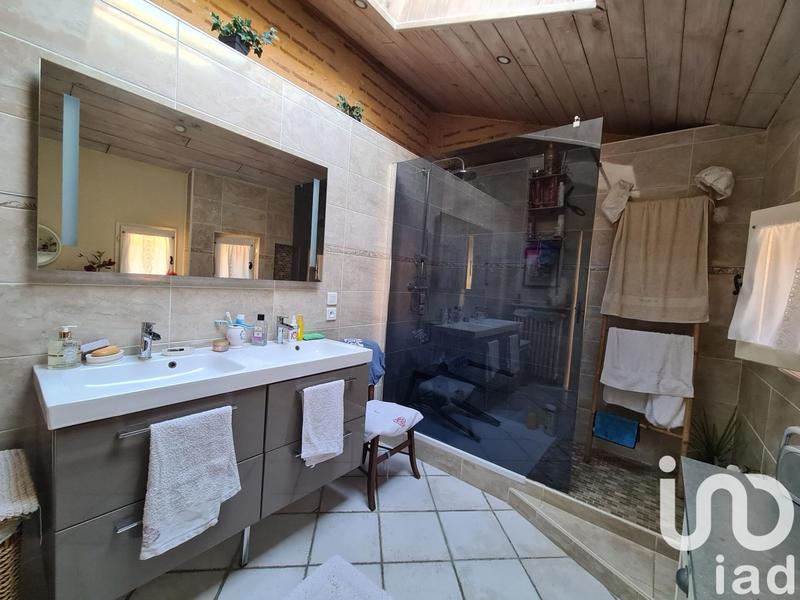 Maison - 240 m² - 6 pièces