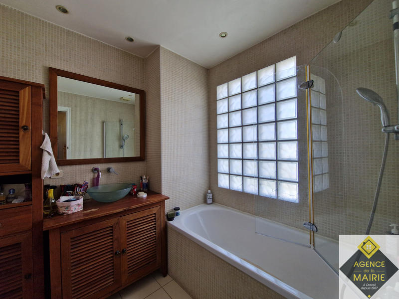 Maison - 94 m² - 5 pièces