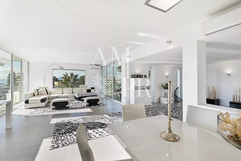 Maison - 262 m² - 7 pièces