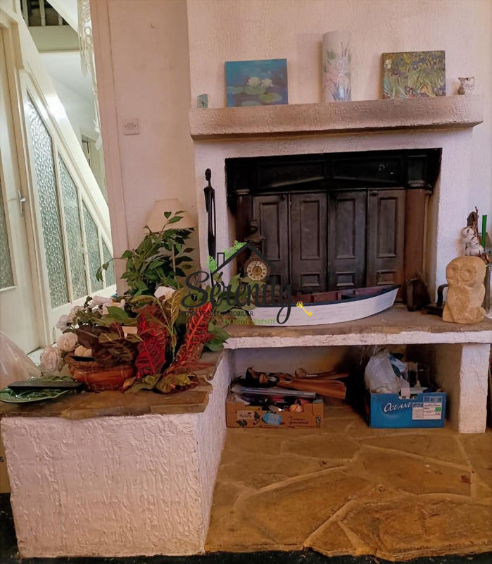 Maison - 211 m² - 9 pièces