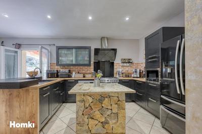 Villa - 209 m² - 6 pièces