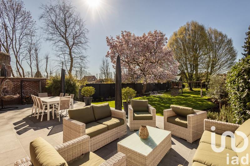 Maison - 260 m² - 9 pièces