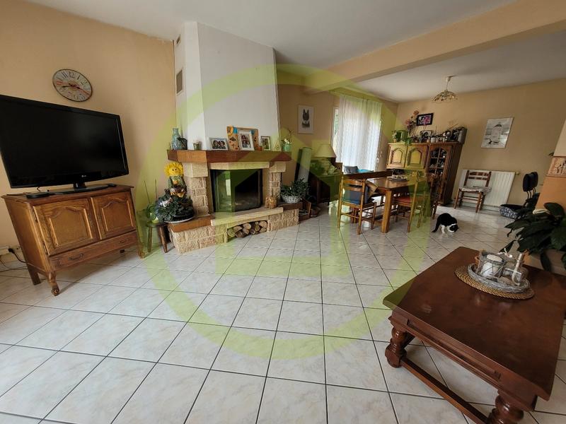 Maison - 180 m² - 8 pièces