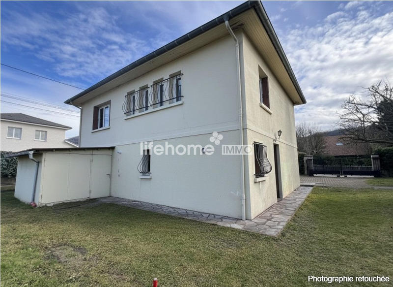 Maison - 204 m² - 9 pièces