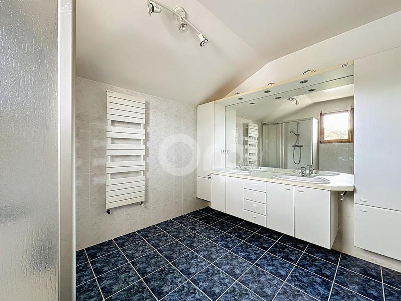 Propriété - 265 m² - 6 pièces