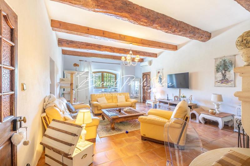 Maison - 208 m² - 8 pièces