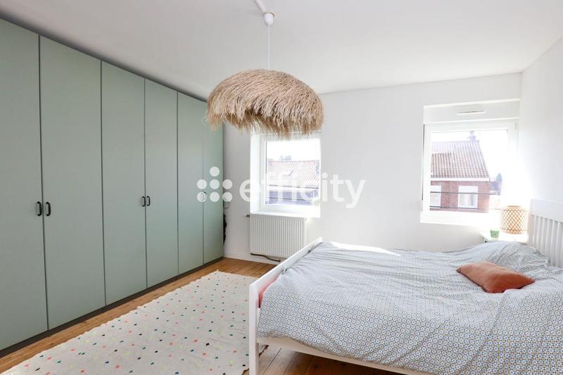 Maison - 180 m² - 8 pièces