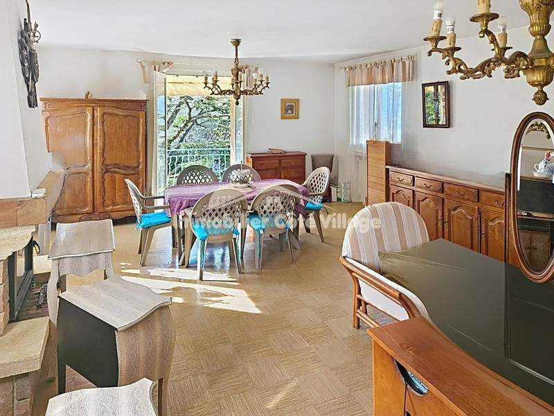 Villa - 276 m² - 8 pièces