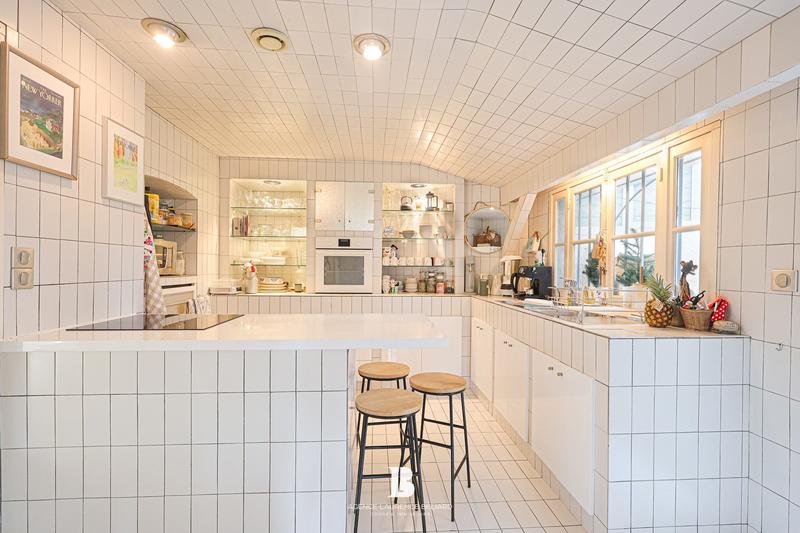 Maison - 218 m² - 9 pièces