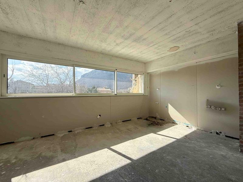 Appartement - 81 m² - 3 pièces