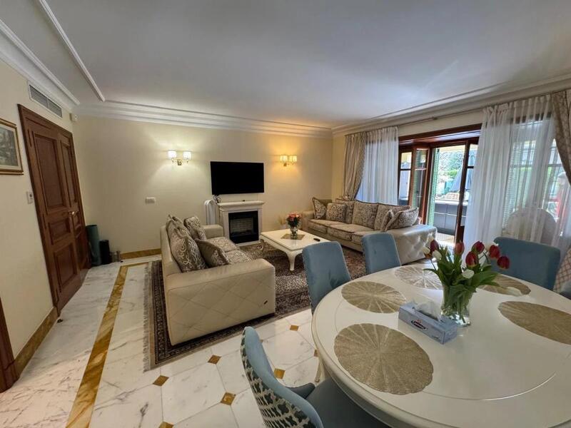 Appartement - 102 m² - 3 pièces