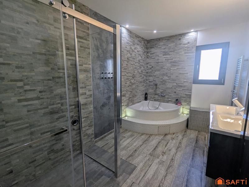 Maison - 168 m² - 7 pièces