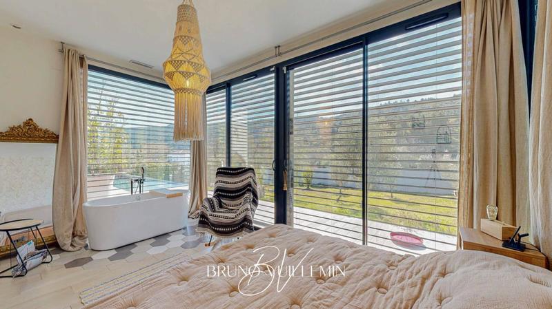 Villa - 219 m² - 7 pièces