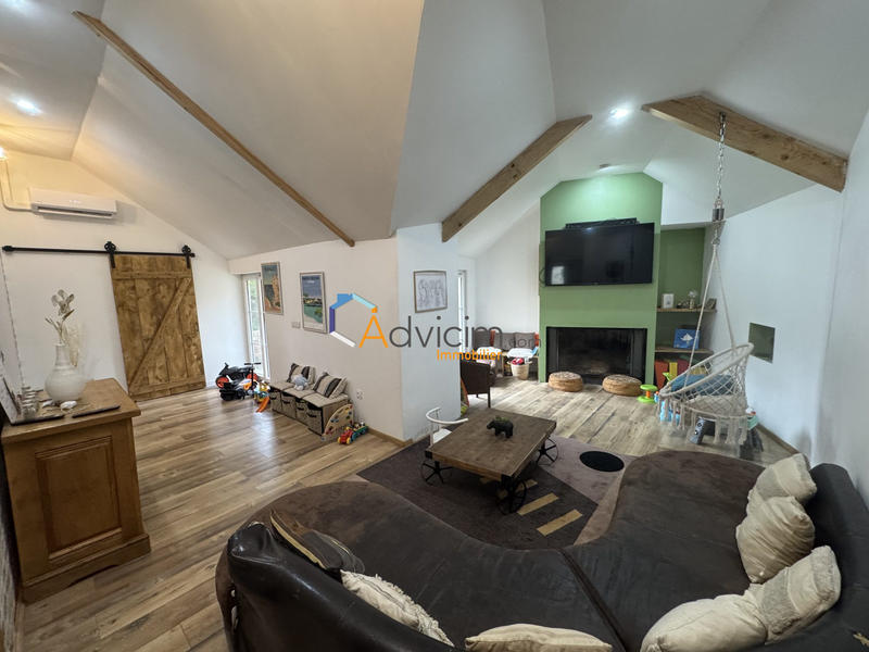 Maison - 192 m² - 8 pièces